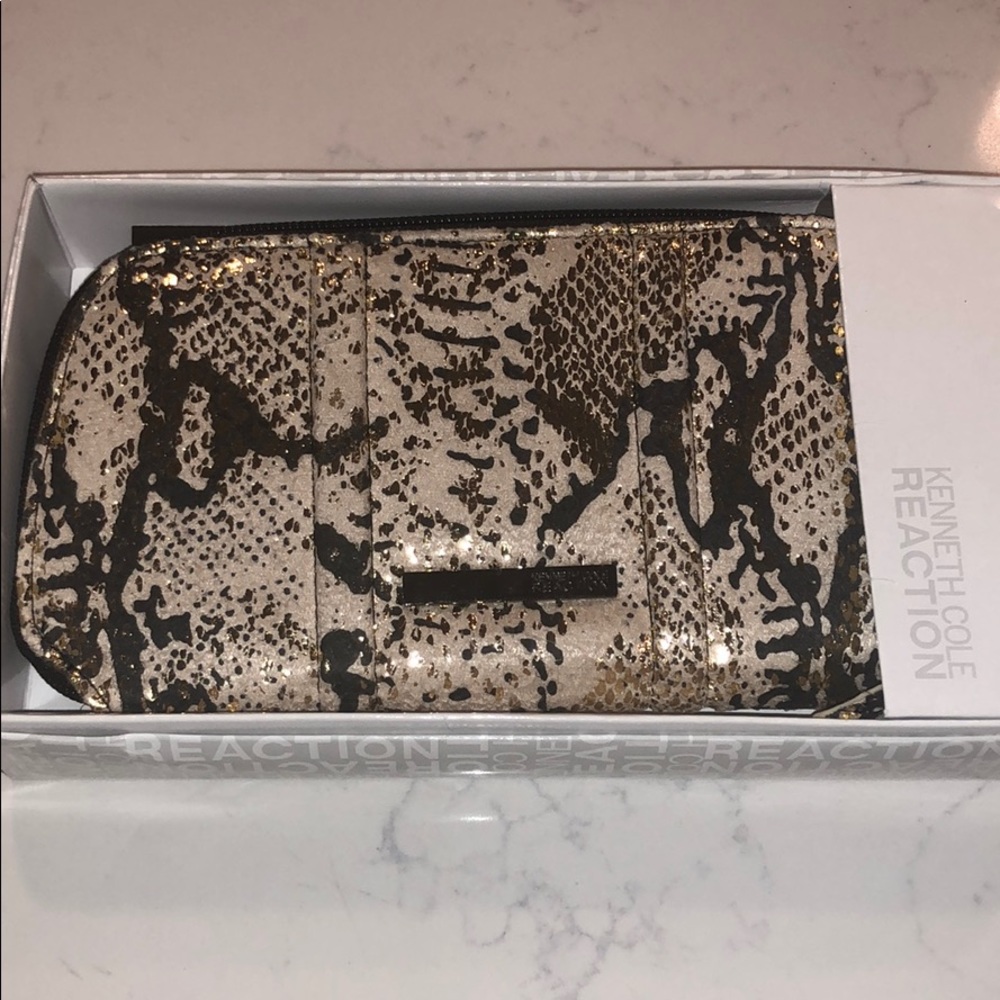 New statement clutch